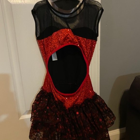 Red/black sequins costume - Picture 2 of 3